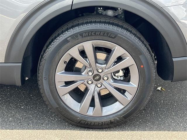 new 2025 Ford Explorer car