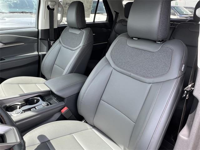 new 2025 Ford Explorer car