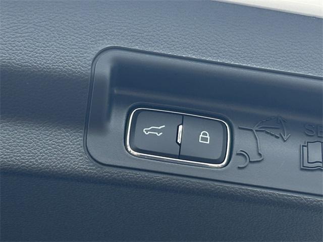 new 2025 Ford Explorer car