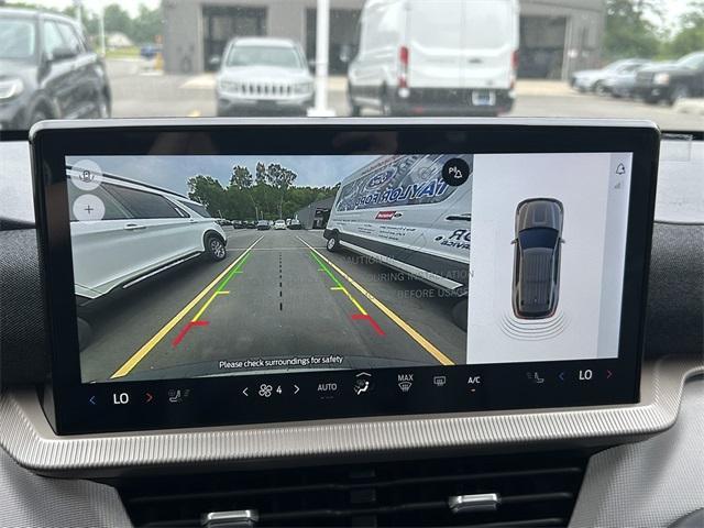 new 2025 Ford Explorer car