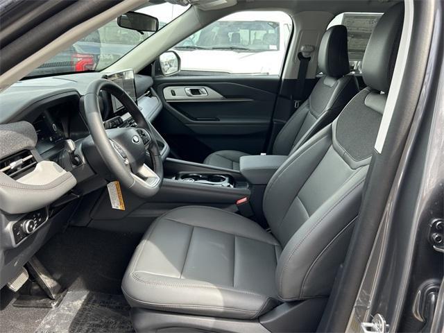 new 2025 Ford Explorer car