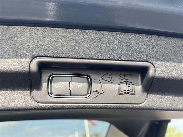 new 2025 Ford Explorer car