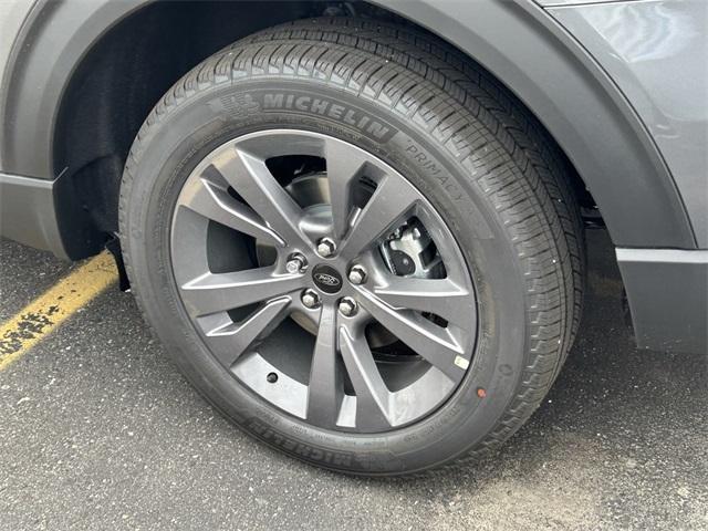 new 2025 Ford Explorer car
