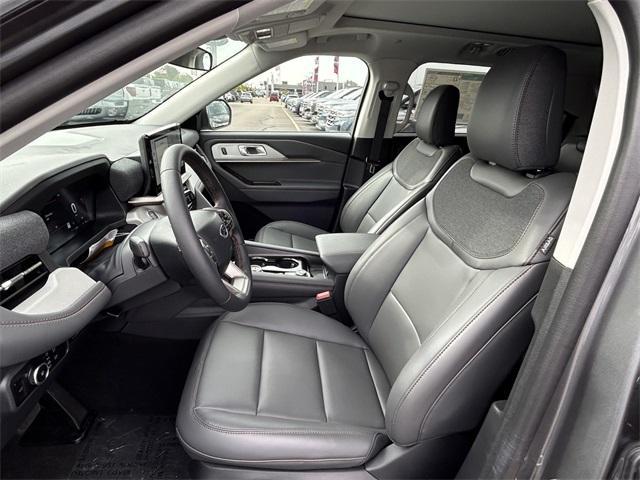 new 2025 Ford Explorer car