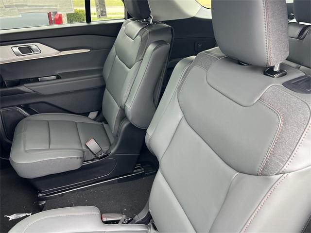 new 2025 Ford Explorer car