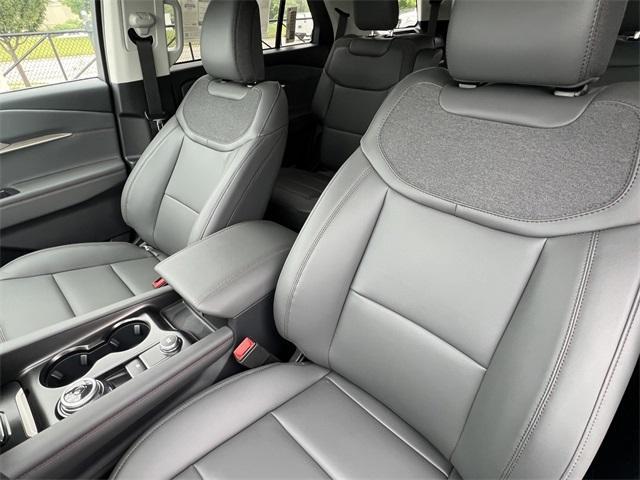 new 2025 Ford Explorer car