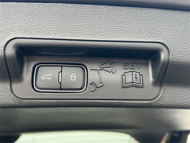 new 2025 Ford Explorer car