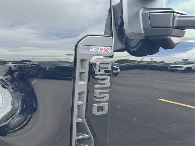 new 2025 Ford F-350 car
