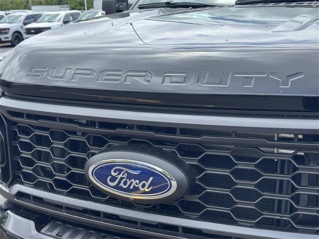 new 2025 Ford F-350 car