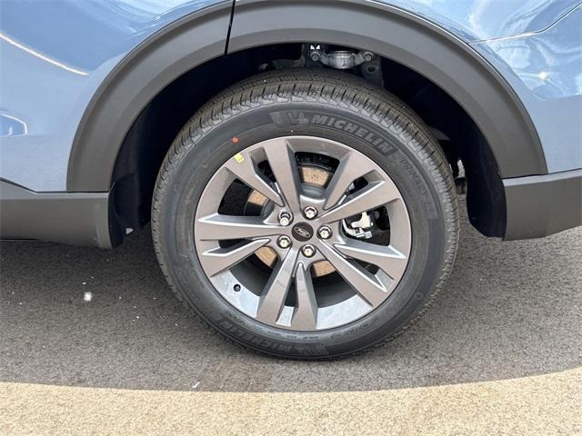 new 2025 Ford Explorer car