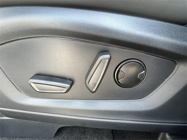new 2025 Ford Explorer car
