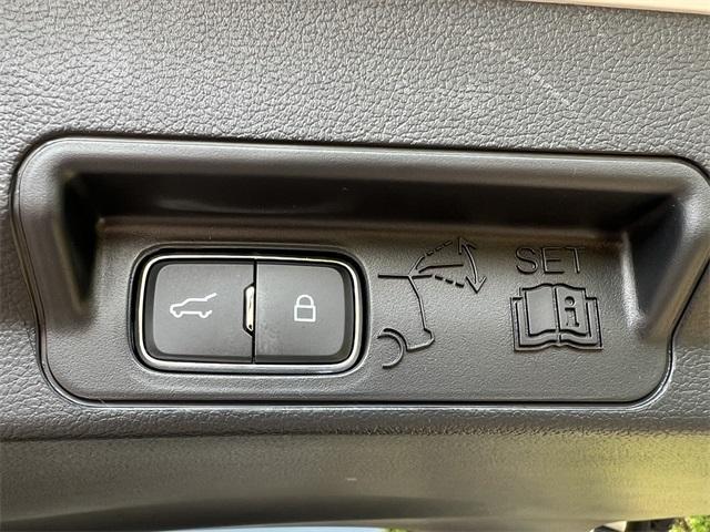 new 2025 Ford Explorer car