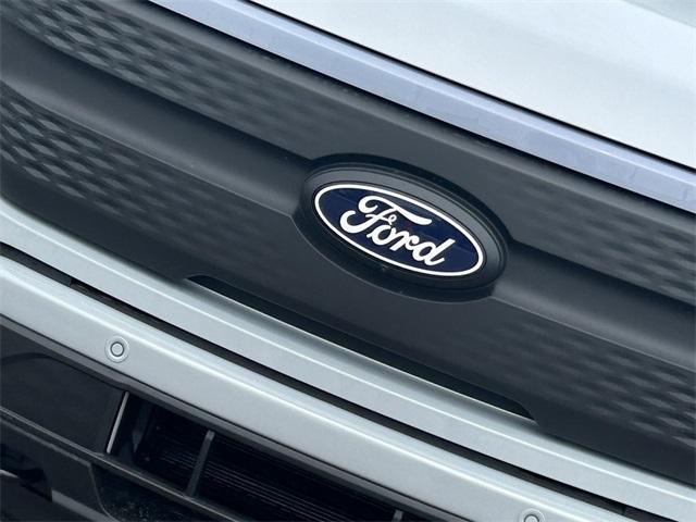 new 2025 Ford F-150 Lightning car