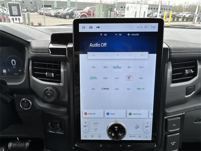 new 2025 Ford F-150 Lightning car