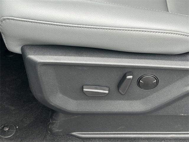 new 2025 Ford F-150 Lightning car