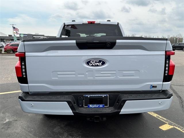 new 2025 Ford F-150 Lightning car