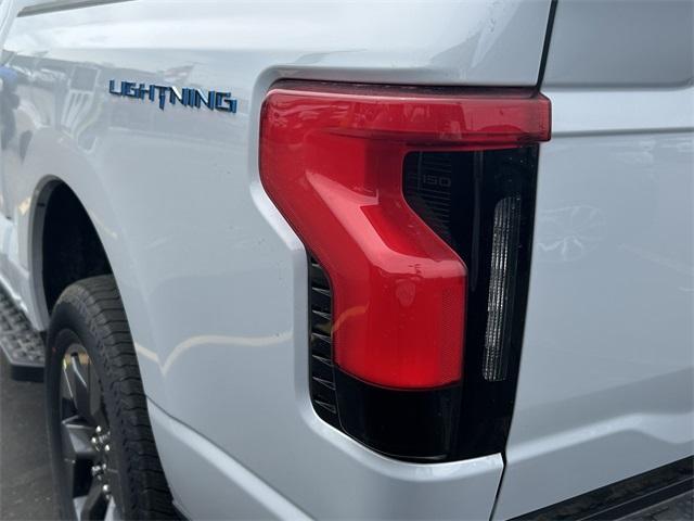 new 2025 Ford F-150 Lightning car