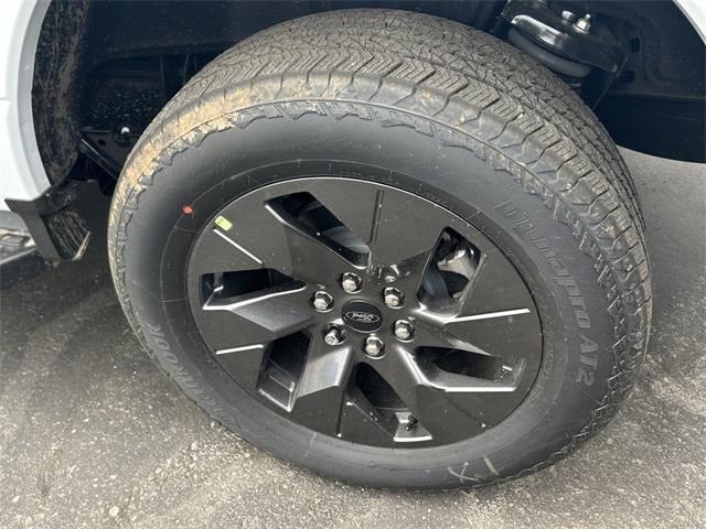 new 2025 Ford F-150 Lightning car