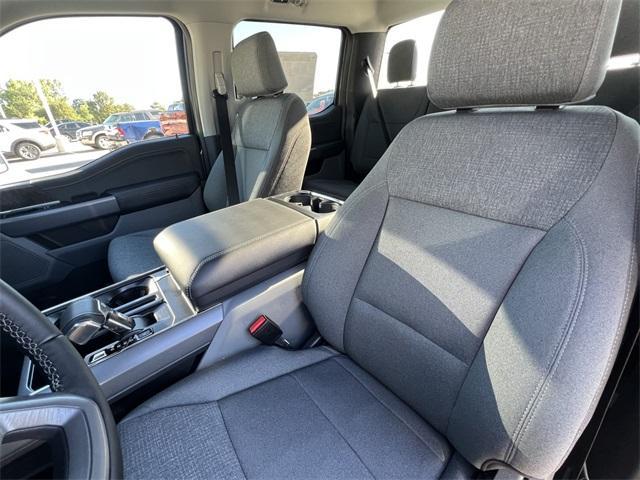 new 2025 Ford F-150 Lightning car