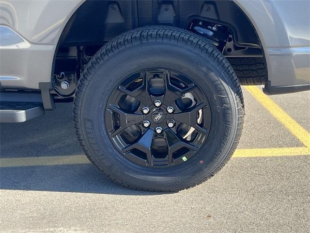 new 2025 Ford F-150 Lightning car