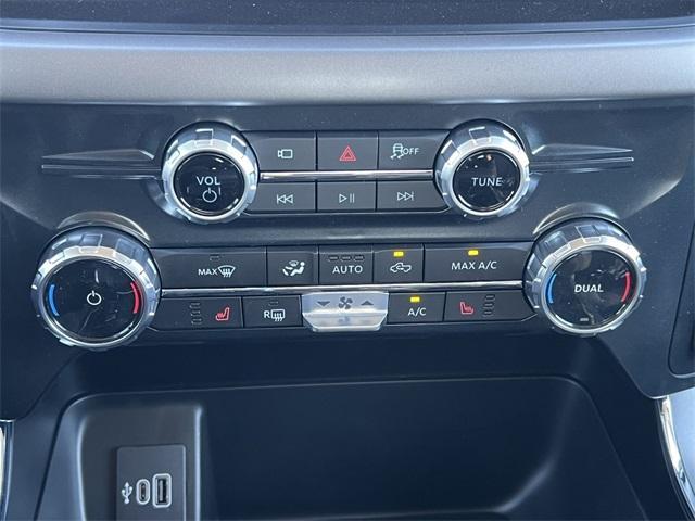 new 2025 Ford F-150 Lightning car