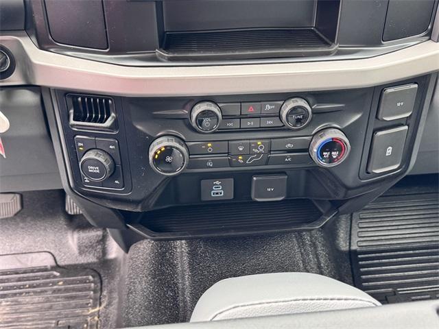 new 2025 Ford F-250 car