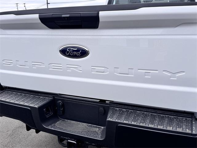new 2025 Ford F-250 car