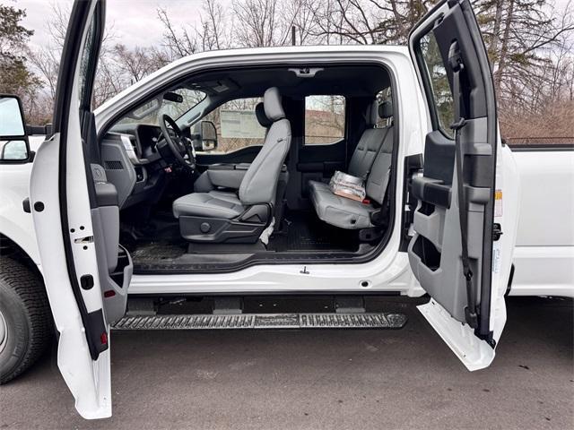 new 2025 Ford F-250 car