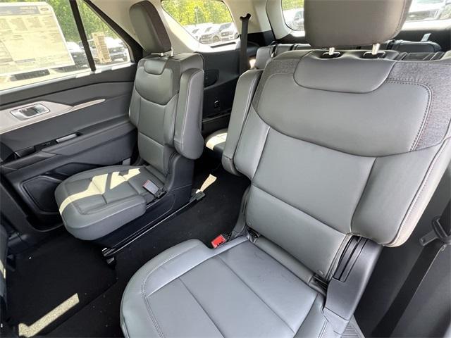 new 2025 Ford Explorer car