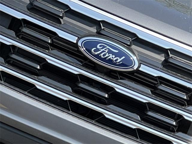 new 2025 Ford Explorer car
