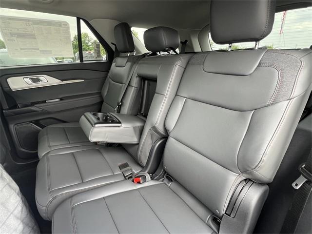 new 2025 Ford Explorer car