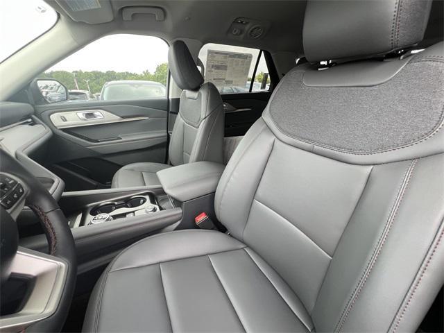 new 2025 Ford Explorer car