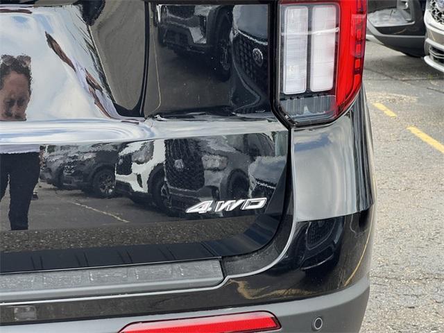 new 2025 Ford Explorer car