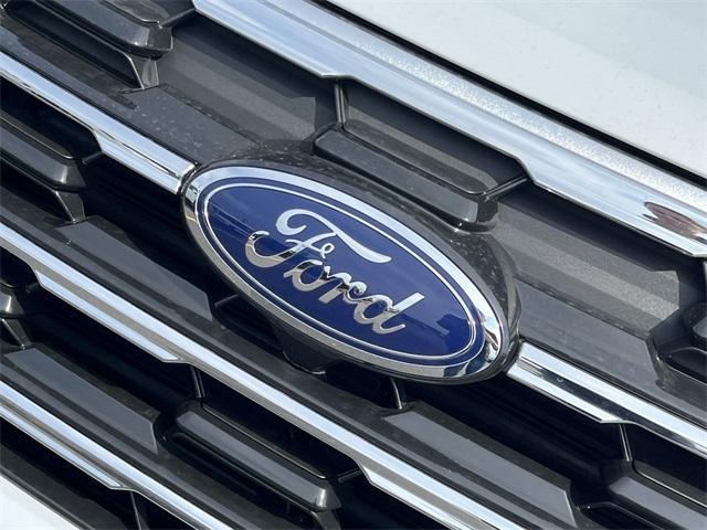 new 2025 Ford Explorer car