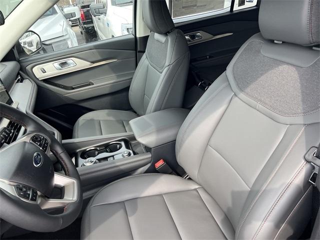 new 2025 Ford Explorer car