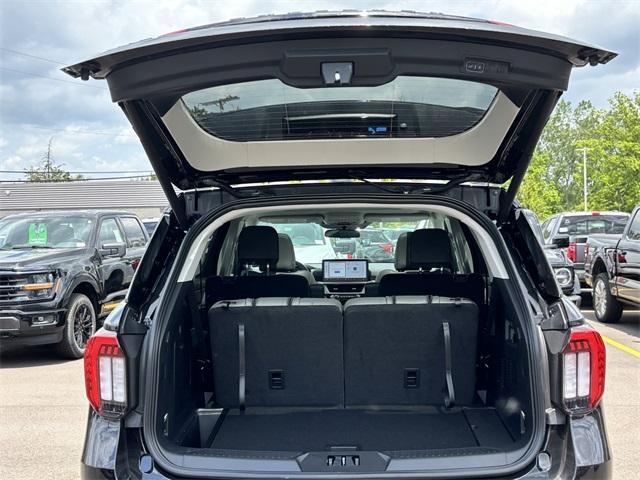 new 2025 Ford Explorer car