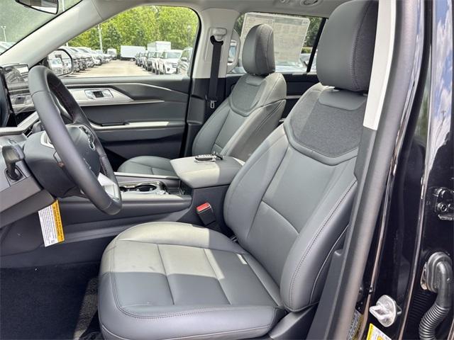 new 2025 Ford Explorer car