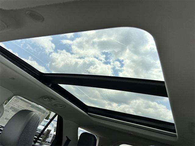 new 2025 Ford Explorer car