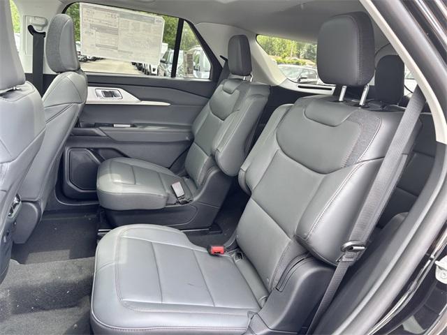 new 2025 Ford Explorer car