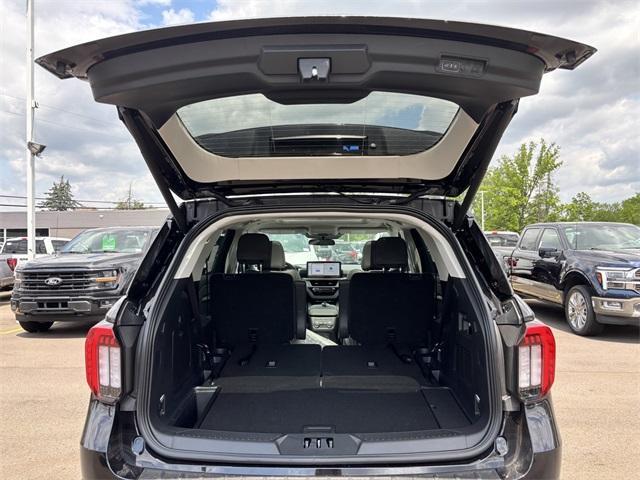 new 2025 Ford Explorer car