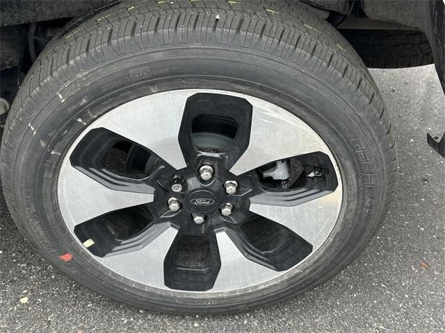 new 2025 Ford F-150 Lightning car