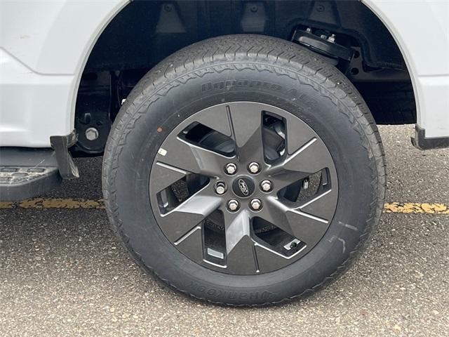 new 2025 Ford F-150 Lightning car
