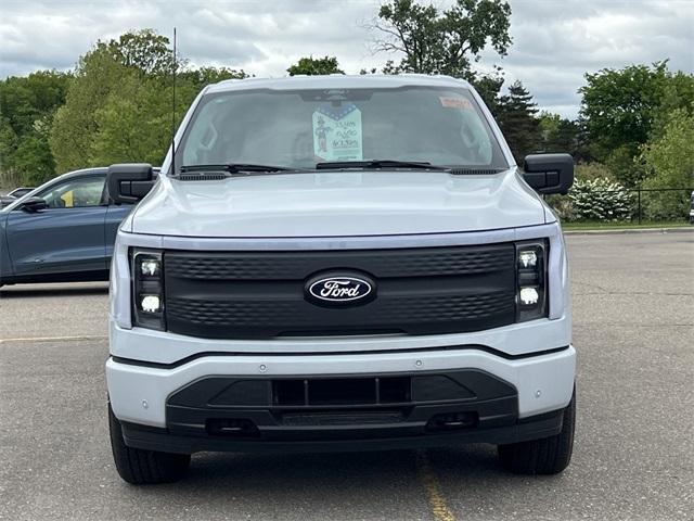new 2025 Ford F-150 Lightning car