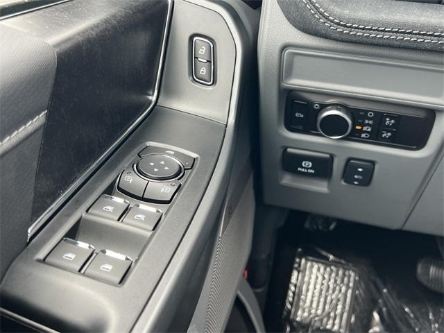 new 2025 Ford F-150 Lightning car