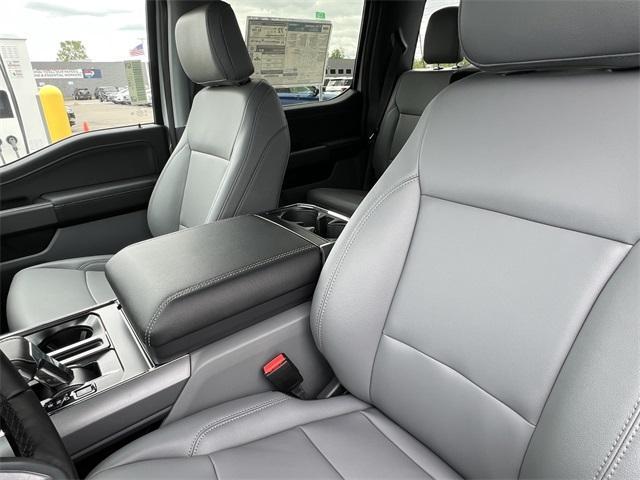 new 2025 Ford F-150 Lightning car