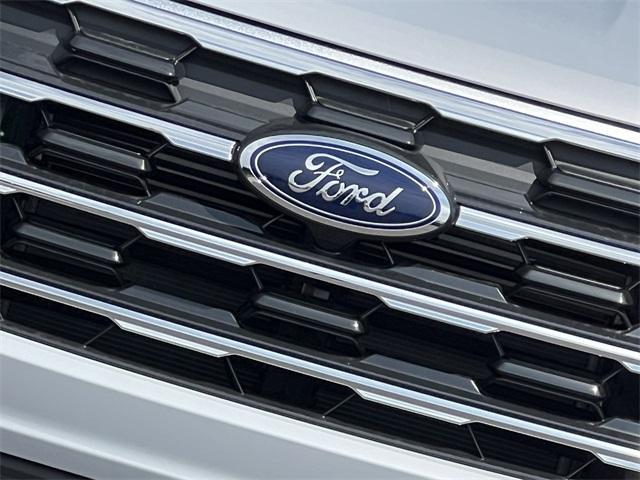 new 2025 Ford Explorer car