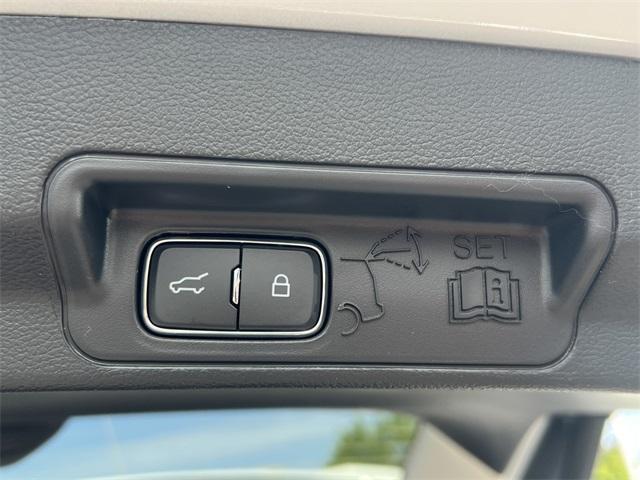 new 2025 Ford Explorer car