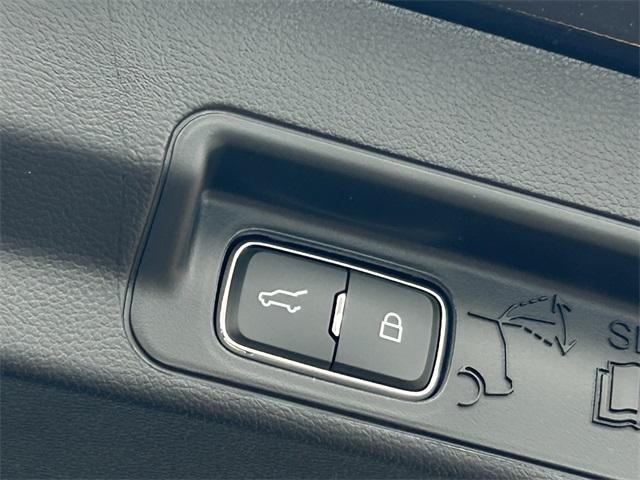 new 2025 Ford Explorer car