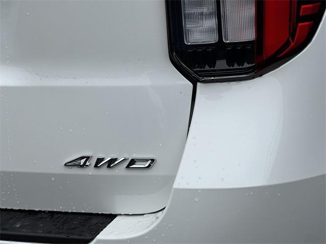 new 2025 Ford Explorer car