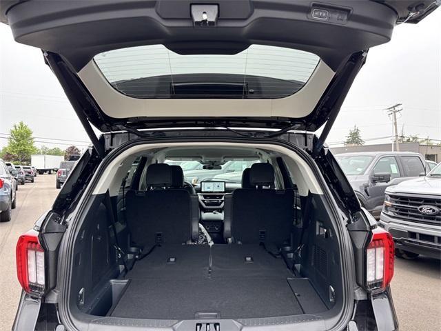new 2025 Ford Explorer car